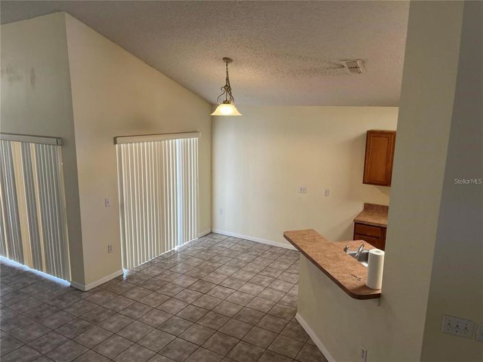 Image No.10-3 Bed Property for sale