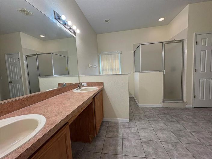 Image No.23-3 Bed Property for sale