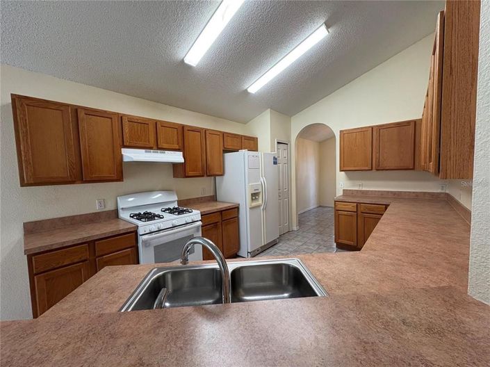 Image No.8-3 Bed Property for sale