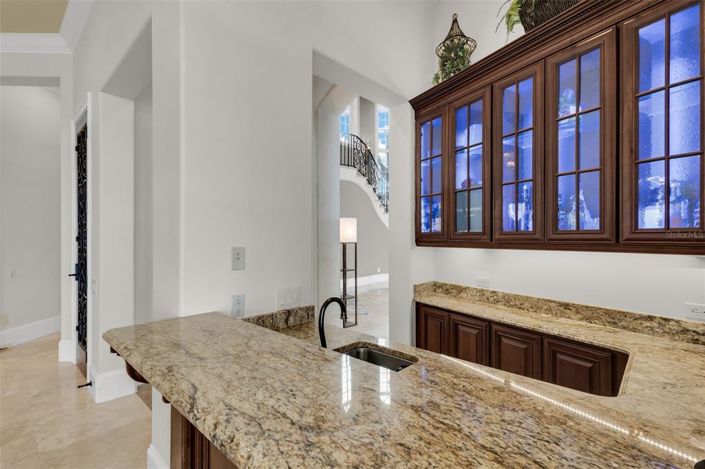 Image No.14-6 Bed Property for sale