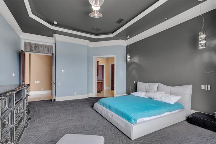 Image No.24-6 Bed Property for sale