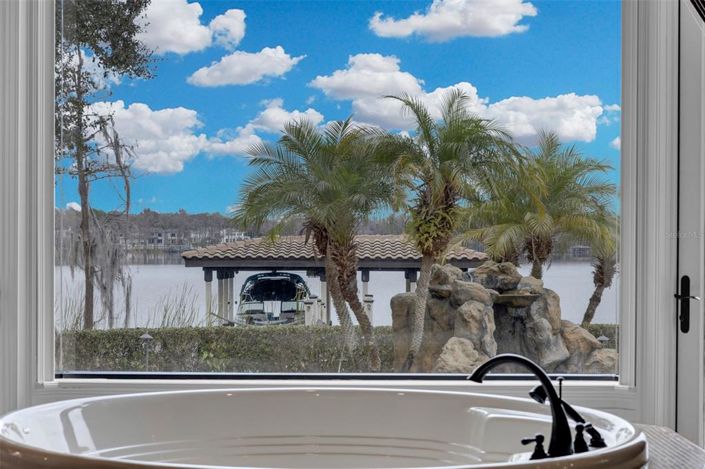 Image No.27-6 Bed Property for sale