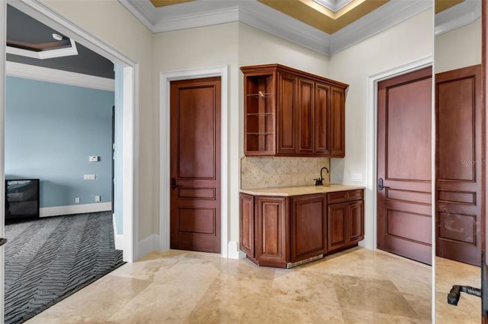 Image No.29-6 Bed Property for sale