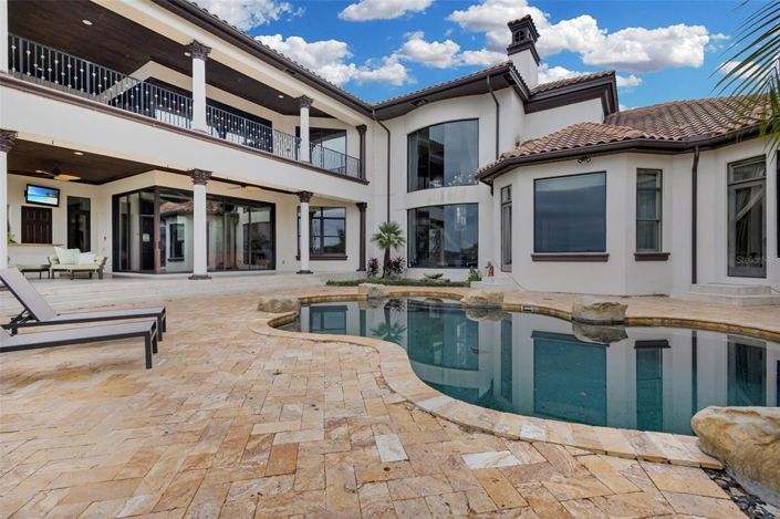 Image No.37-6 Bed Property for sale