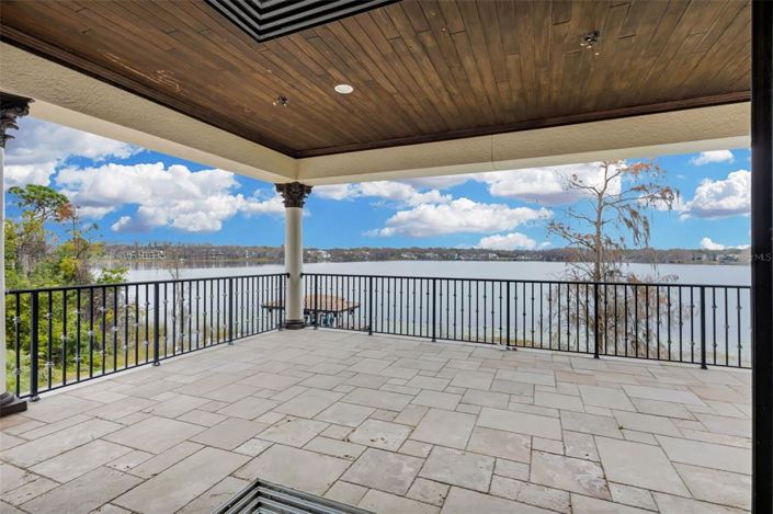 Image No.38-6 Bed Property for sale