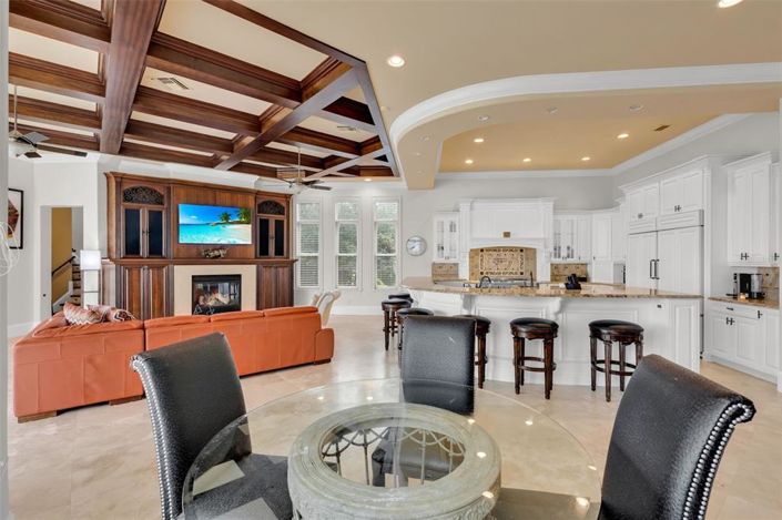 Image No.7-6 Bed Property for sale