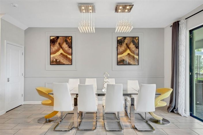 Image No.10-8 Bed Property for sale