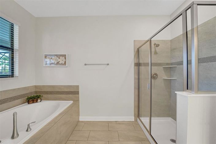 Image No.19-8 Bed Property for sale