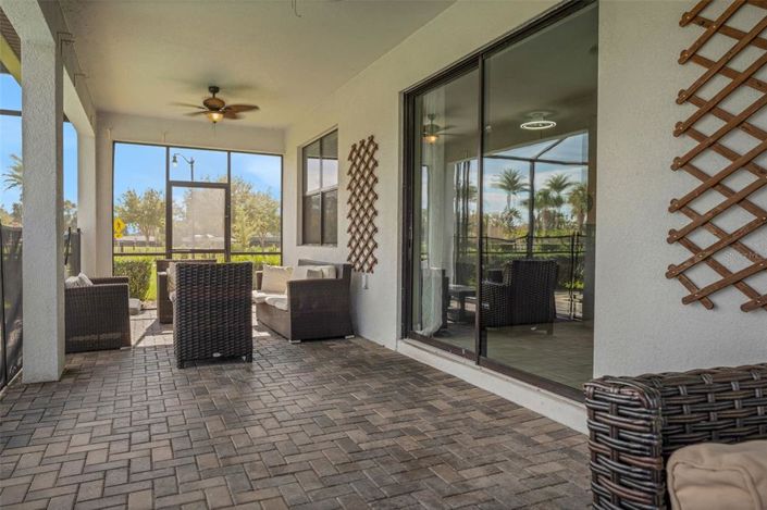 Image No.21-8 Bed Property for sale