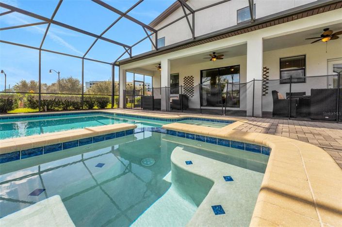 Image No.22-8 Bed Property for sale