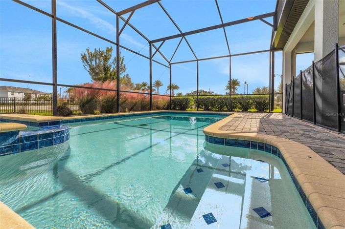 Image No.23-8 Bed Property for sale