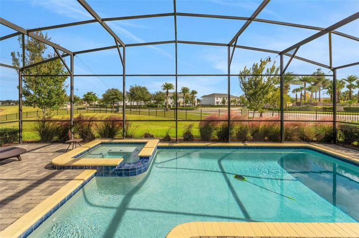 Image No.25-8 Bed Property for sale