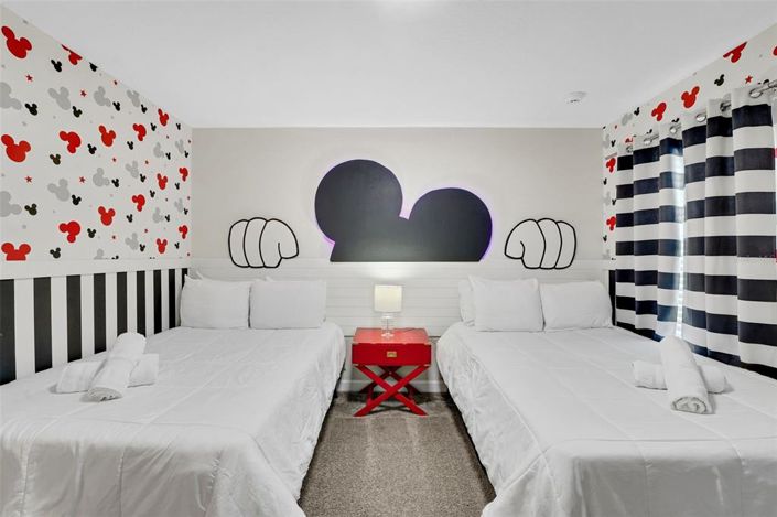 Image No.28-8 Bed Property for sale