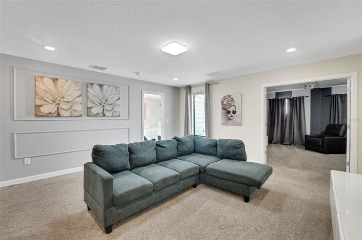 Image No.35-8 Bed Property for sale