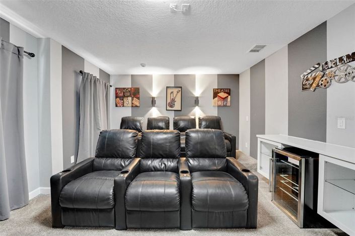 Image No.44-8 Bed Property for sale