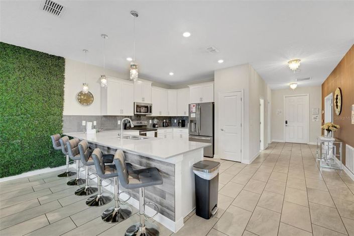 Image No.5-8 Bed Property for sale