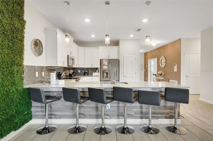 Image No.6-8 Bed Property for sale