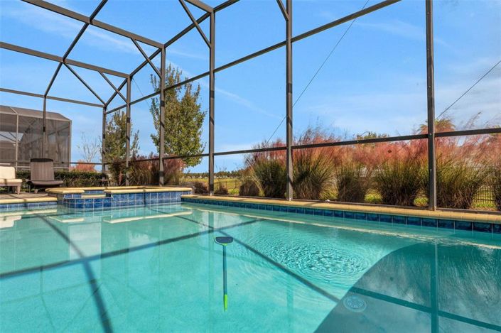 Image No.64-8 Bed Property for sale