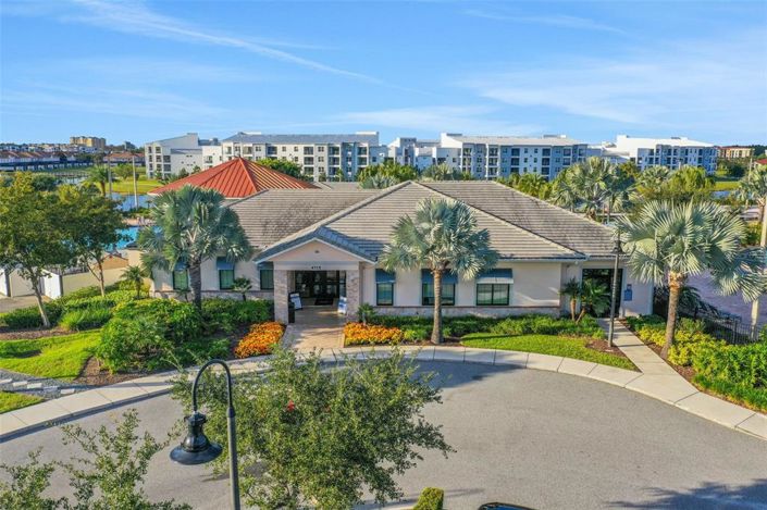 Image No.66-8 Bed Property for sale