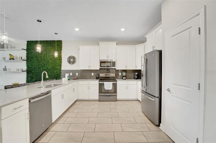 Image No.7-8 Bed Property for sale