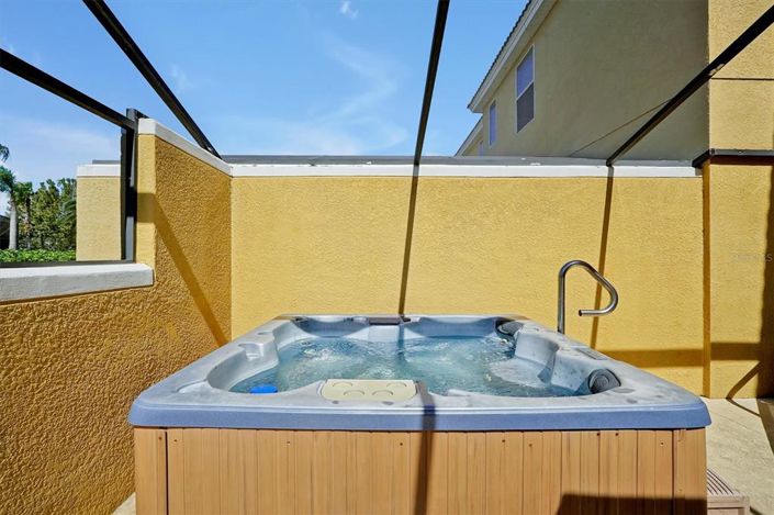 Image No.21-2 Bed Townhouse for sale