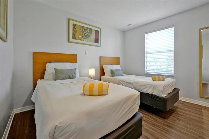 Image No.32-2 Bed Townhouse for sale