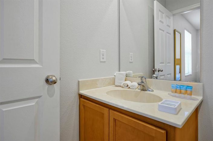 Image No.37-2 Bed Townhouse for sale