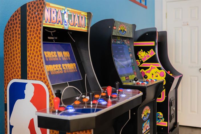 Image No.100-3 Bed Townhouse for sale