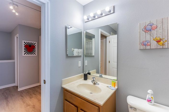 Image No.68-3 Bed Townhouse for sale