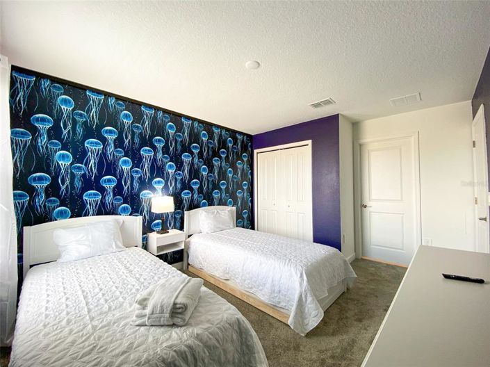 Image No.15-6 Bed Property for sale