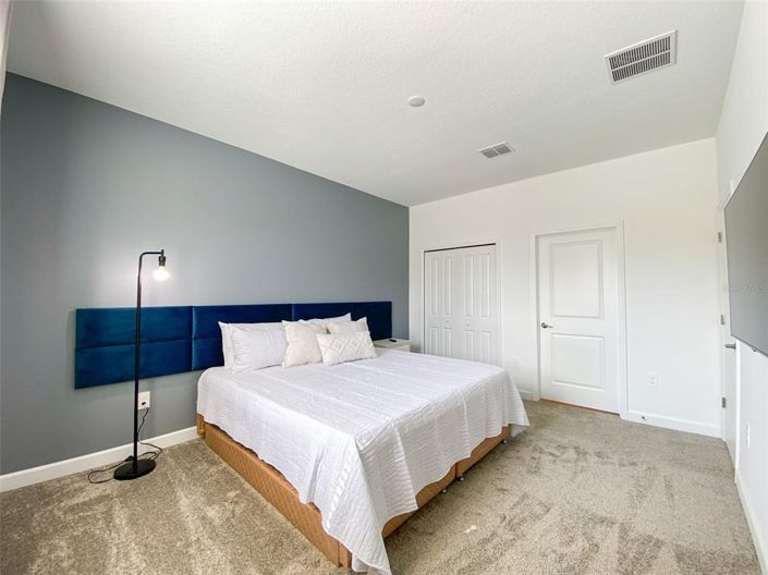 Image No.18-6 Bed Property for sale