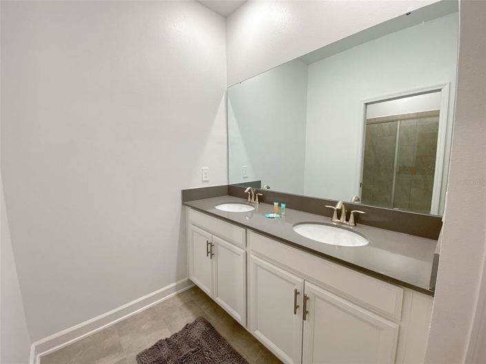 Image No.21-6 Bed Property for sale