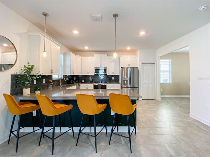 Image No.4-6 Bed Property for sale