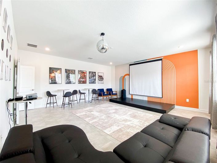 Image No.8-6 Bed Property for sale