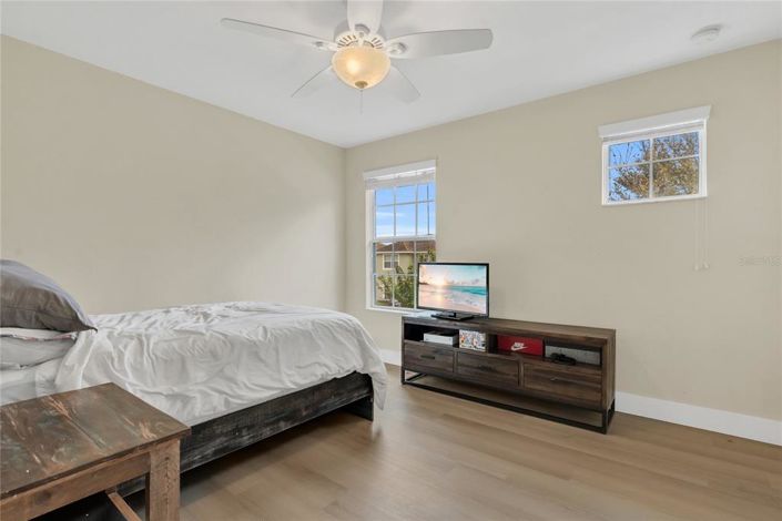 Image No.26-5 Bed Property for sale