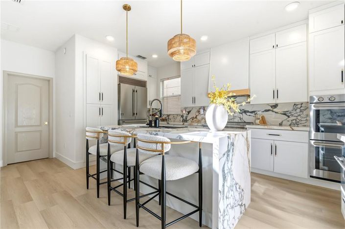 Image No.8-5 Bed Property for sale