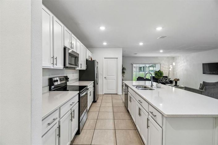 Image No.2-4 Bed Property for sale