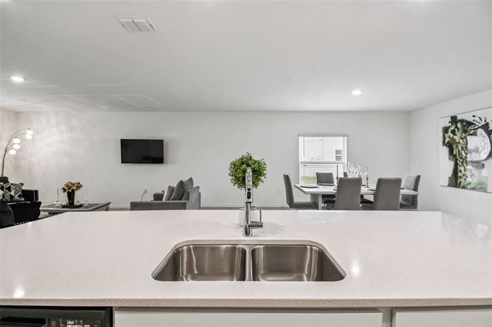 Image No.7-4 Bed Property for sale