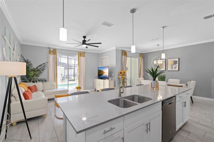 Image No.13-4 Bed Townhouse for sale