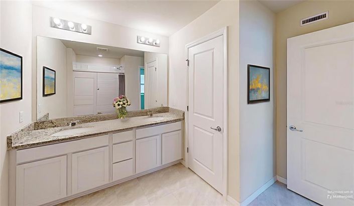 Image No.11-3 Bed Townhouse for sale