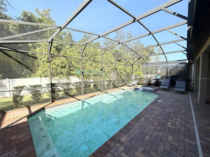 Image No.28-9 Bed Property for sale