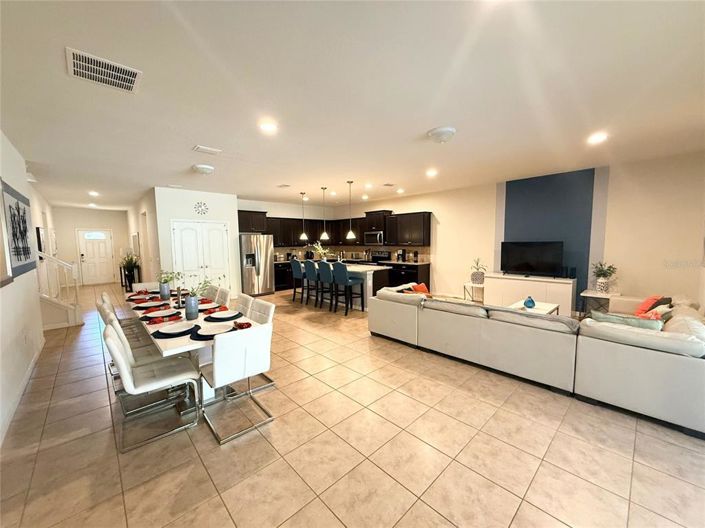 Image No.6-9 Bed Property for sale