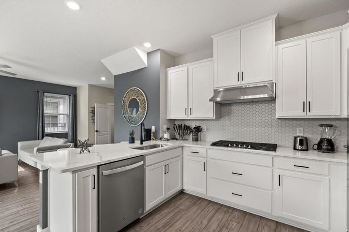 Image No.8-4 Bed Property for sale