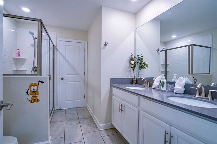 Image No.30-9 Bed Property for sale