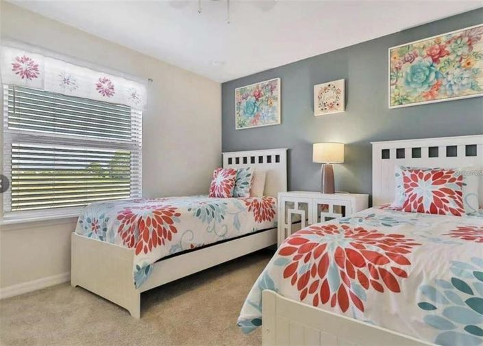 Image No.11-9 Bed Property for sale