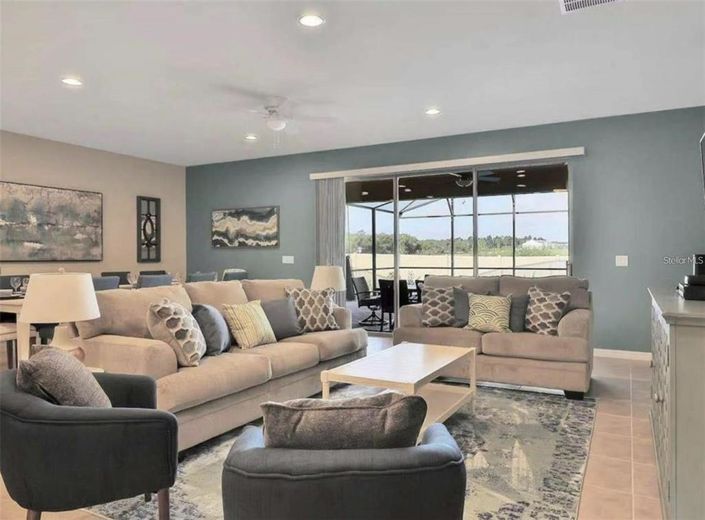 Image No.2-9 Bed Property for sale