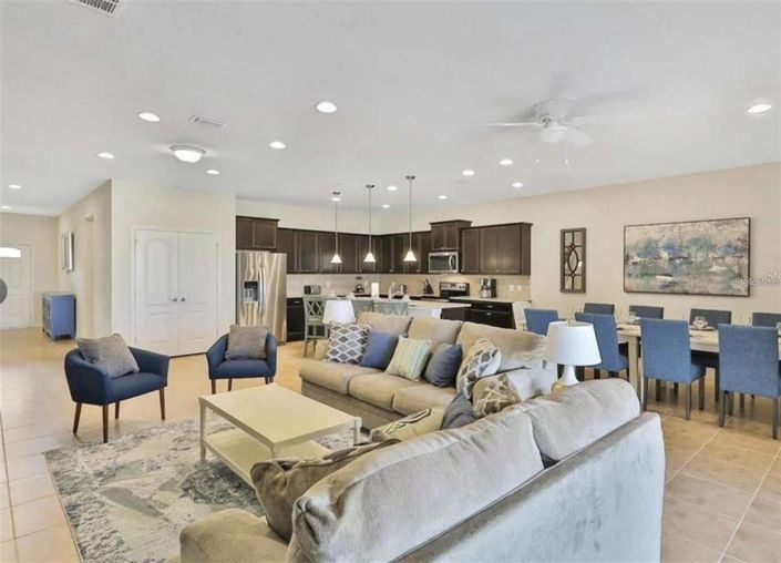 Image No.3-9 Bed Property for sale