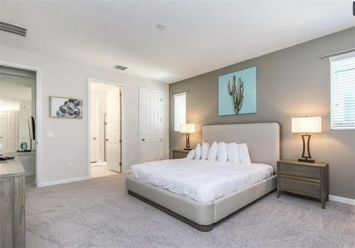 Image No.12-7 Bed Property for sale