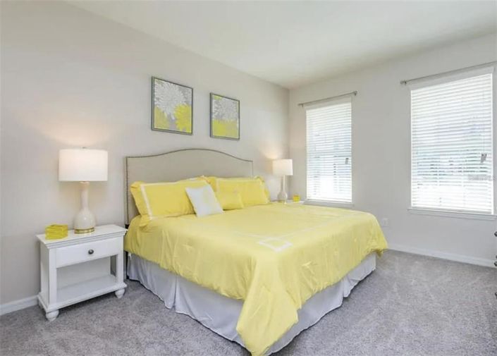 Image No.20-7 Bed Property for sale