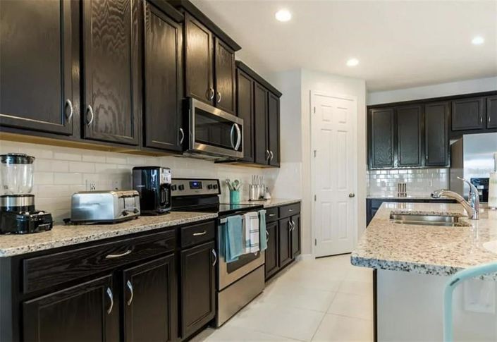 Image No.6-7 Bed Property for sale